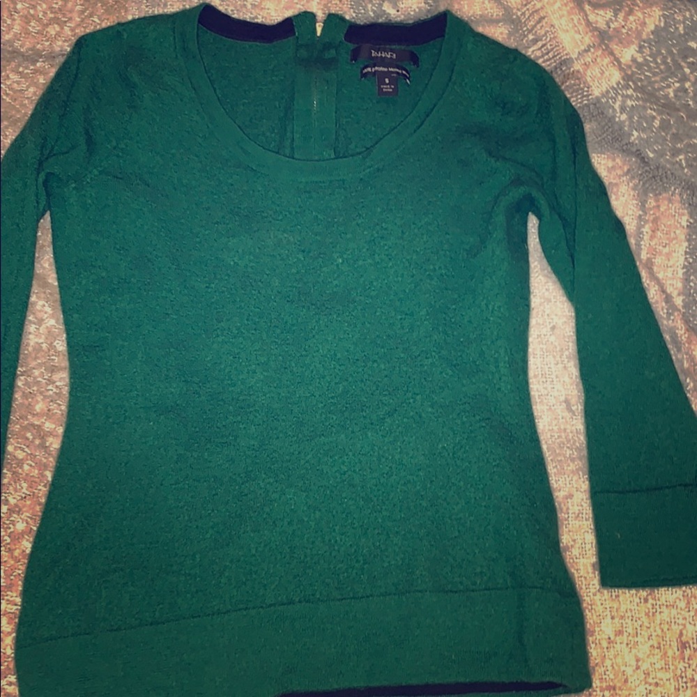 Beautiful green Tahari 3/4 length sleeve sweater